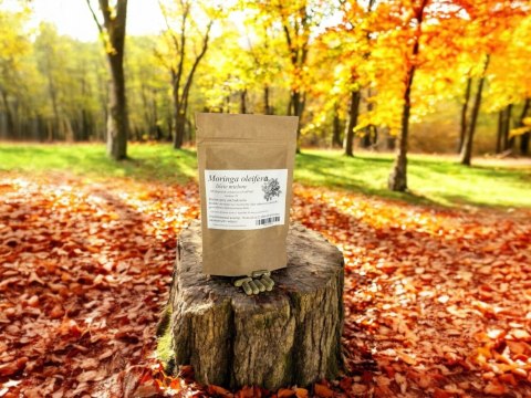 Moringa 100 kap. zawiera kwasy omega-3, -6, -9, pomocna przy odchyudzaniu